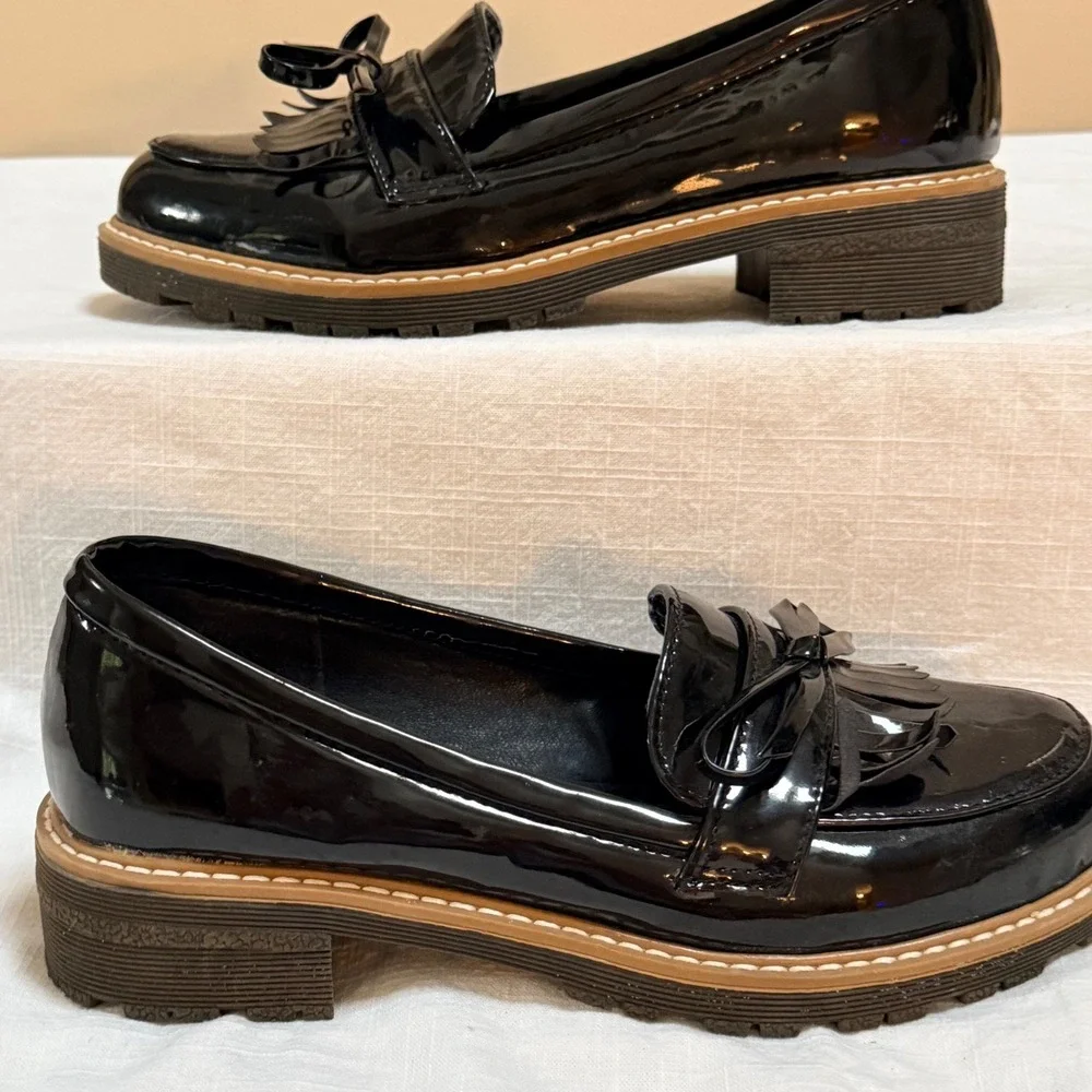 Unbranded Patent Kiltie Loafers 38 Black Bow Lug Sole Chunky Heel Shoes